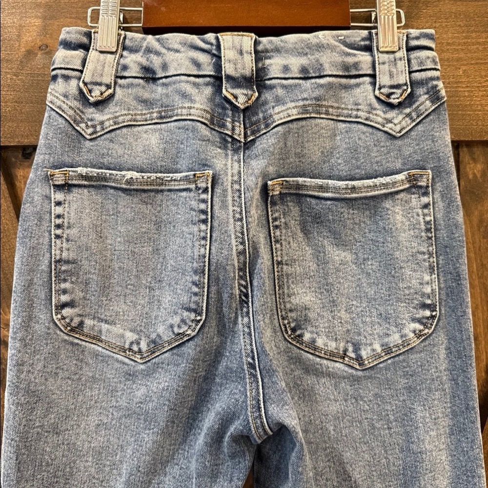 Good American Bootcut Jeans - Picture 4 of 4
